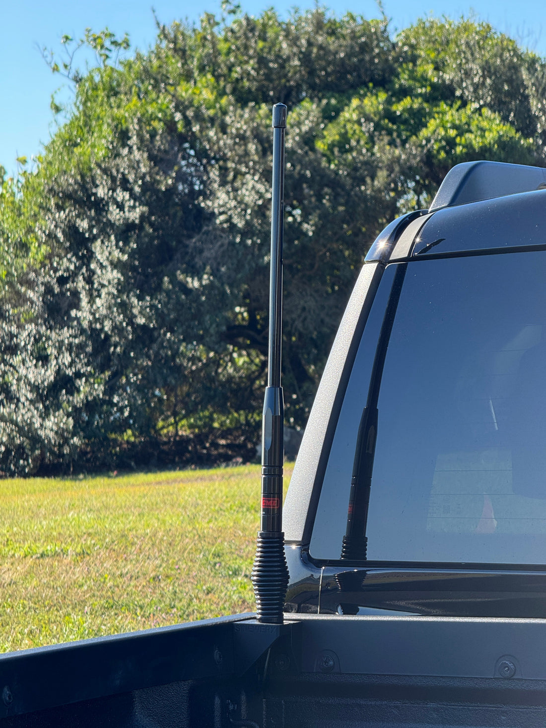 GME UHF Antenna mounted on Sinewerx BYD Shark Bracket